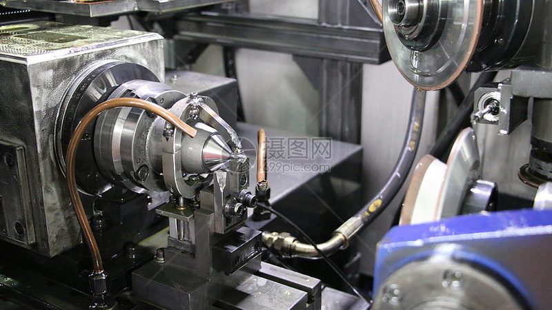 摇臂钻床：揭秘其工作原理与选购要点